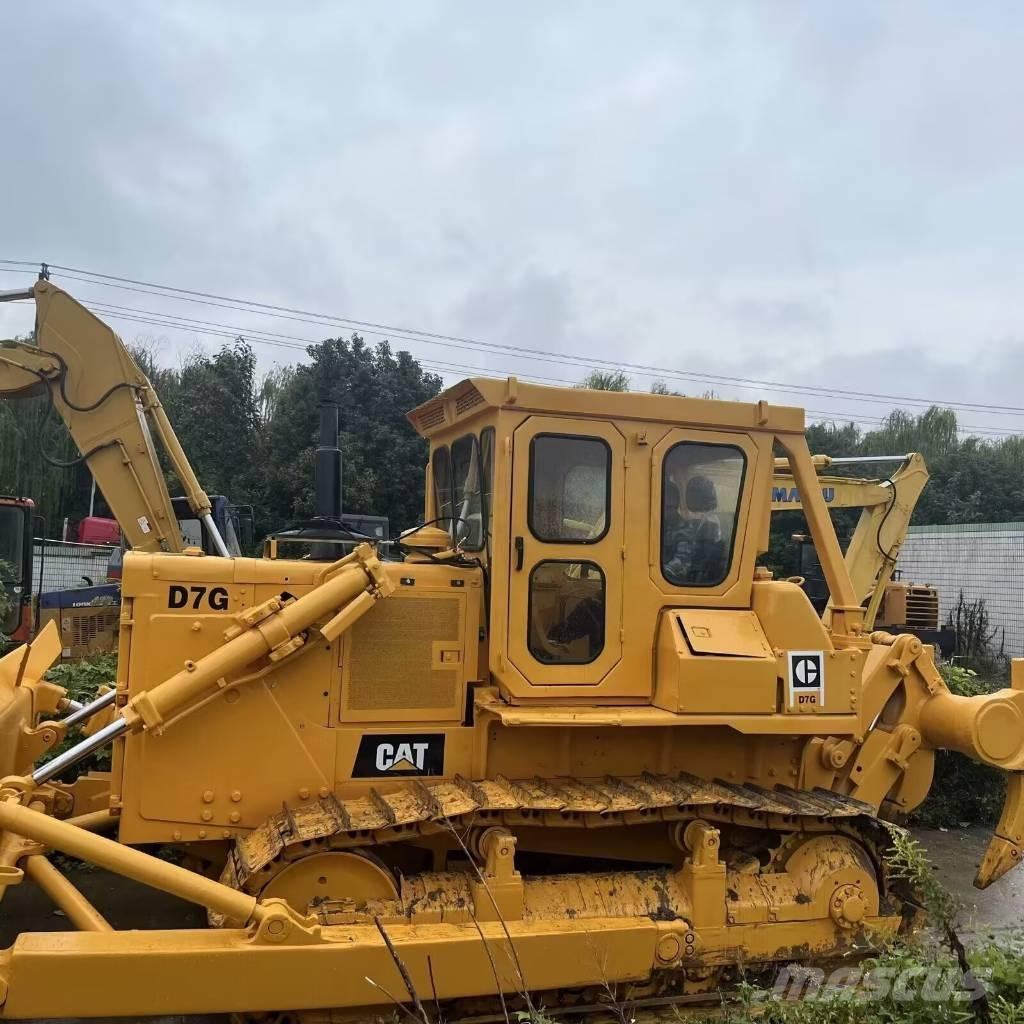CAT D 7 G Pásové dozéry