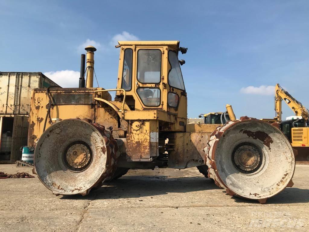 CAT 815 Pôdne kompaktory