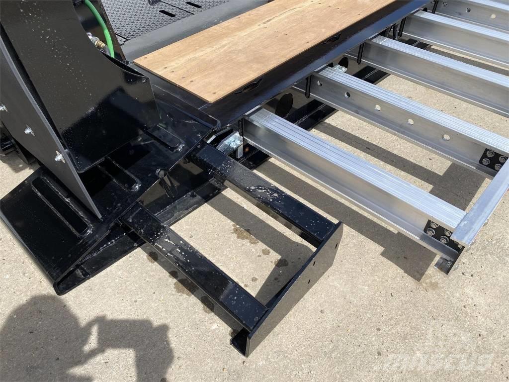 Jet TRI AXLE DETACH Nízko rámové nákladné automobily