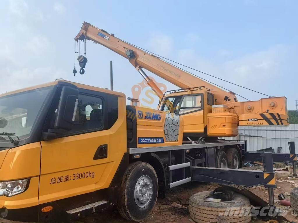 XCMG XCT 25 Univerzálne terénne žeriavy