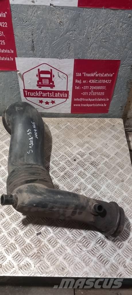 Scania 94 D.  1409145 Kabíny a interiér