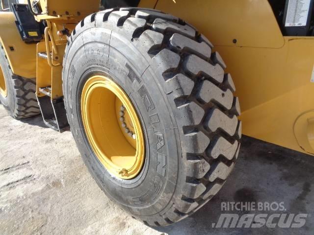 CAT 926M Kolesové nakladače