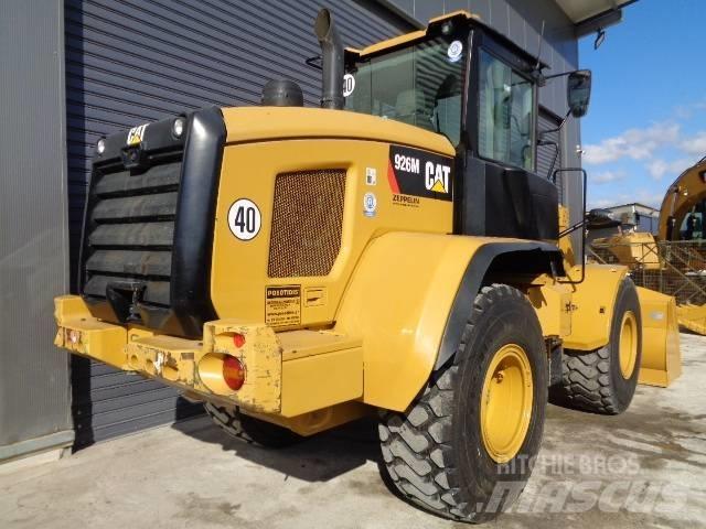 CAT 926M Kolesové nakladače