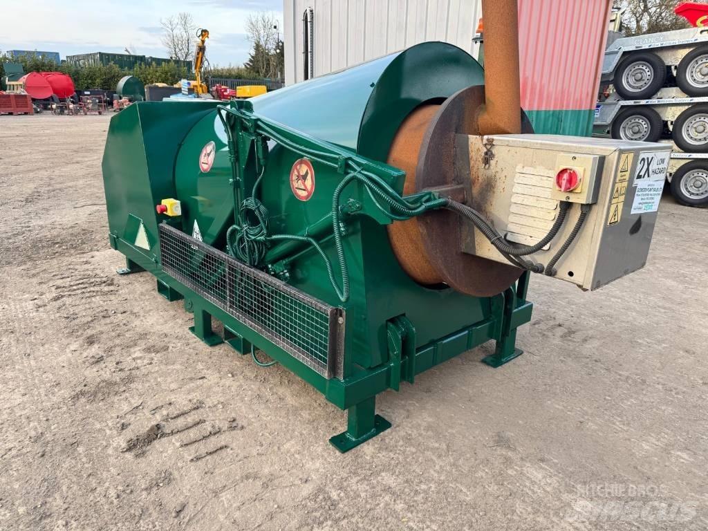  ROADMENDER MODEL 4 Malé asfaltovacie stroje