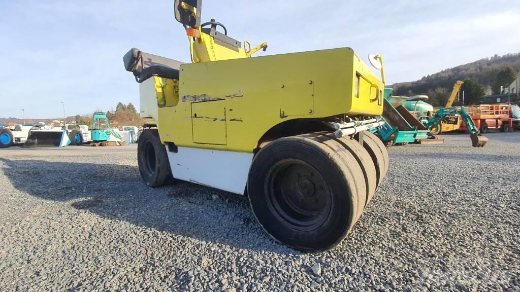 Sakai TS 160 Pneumatikové valce