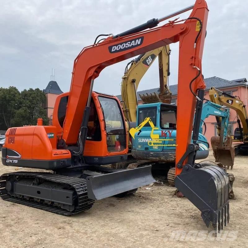 Doosan DX 75-9 Pásové rýpadlá