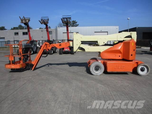 JLG E 400 AJPN (817) Kĺbové plošiny