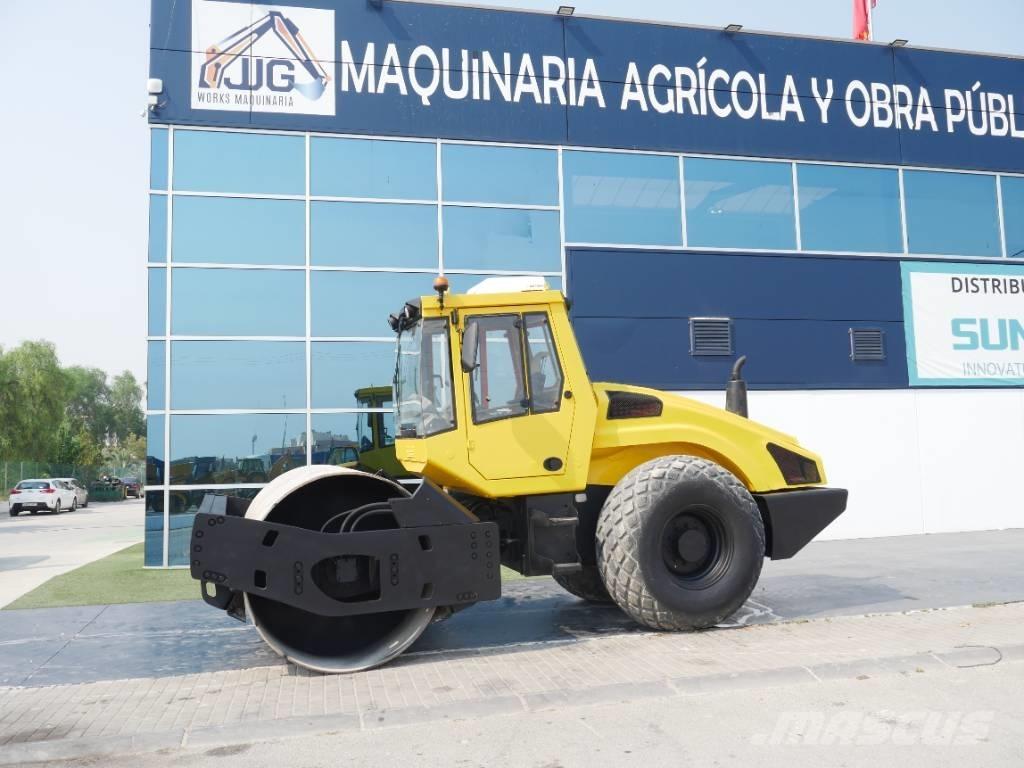 Bomag BW 211 D-4 Tandemové valce