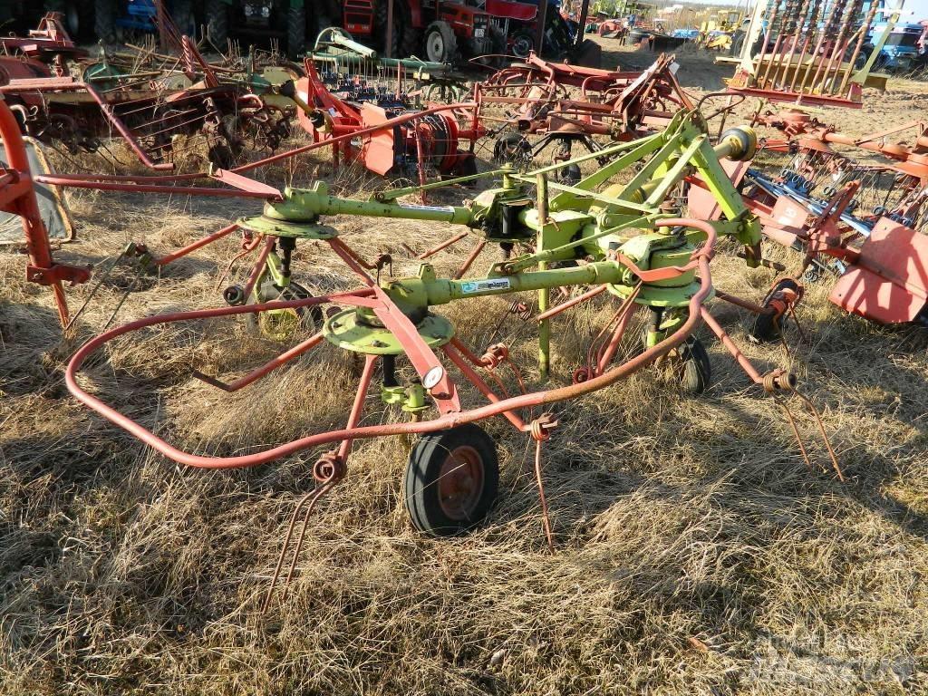 CLAAS 4 Obracače a zhrabovače sena