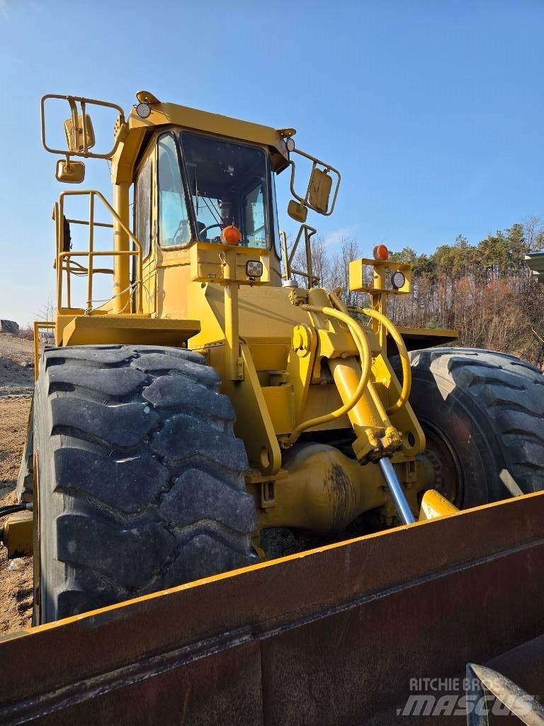 CAT 824c Kolesové dozéry
