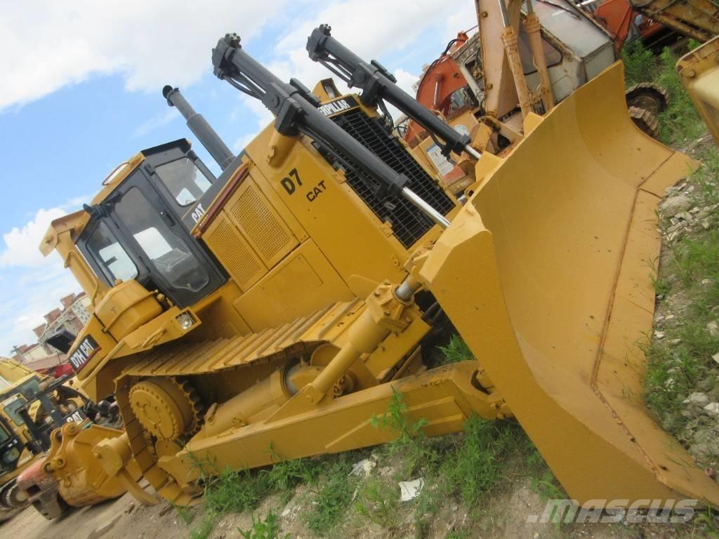 CAT D 7 H Pásové dozéry
