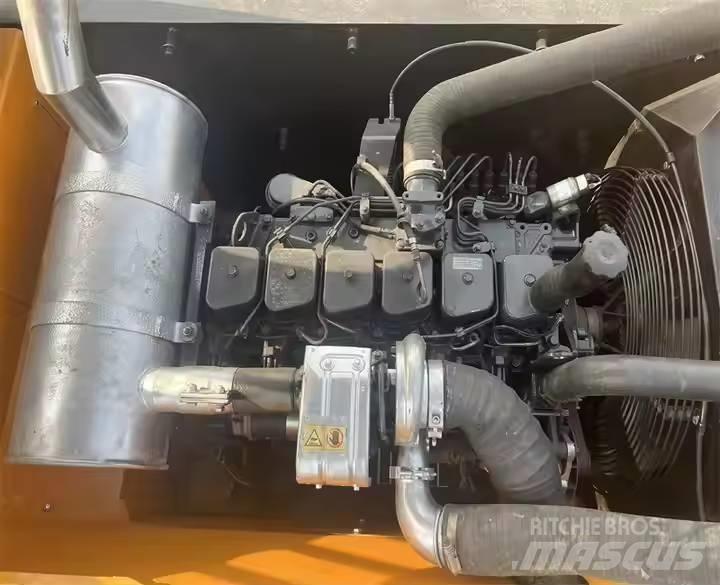 Hyundai R220-9S Pásové rýpadlá