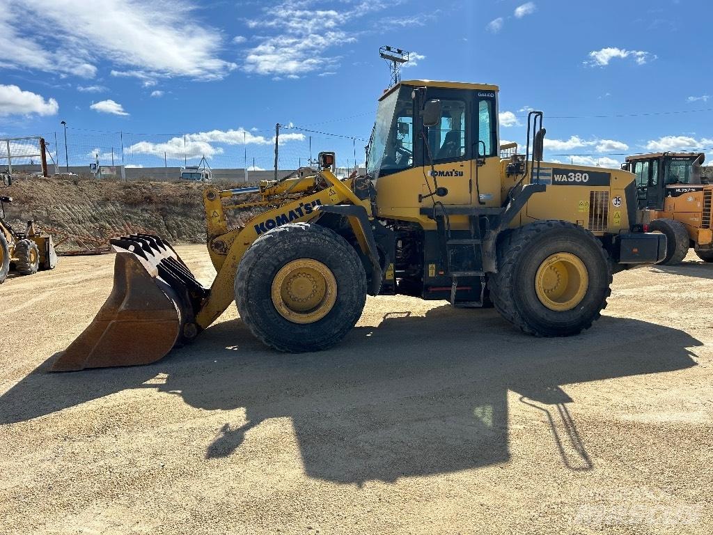 Komatsu WA 380-5 Kolesové nakladače
