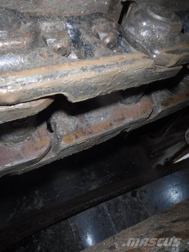 Hitachi ZX 135 US-6 Pásové rýpadlá