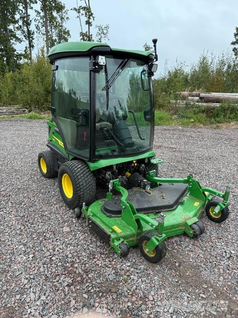 John Deere 1585 Samochodné kosačky