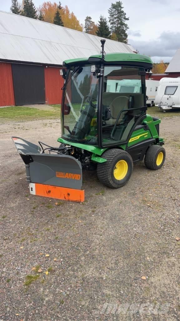 John Deere 1585 Samochodné kosačky