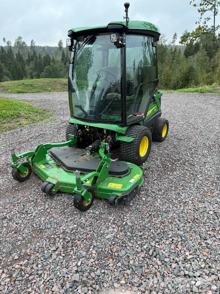 John Deere 1585 Samochodné kosačky