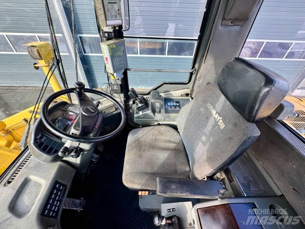 Komatsu WA 470-3H Kolesové nakladače