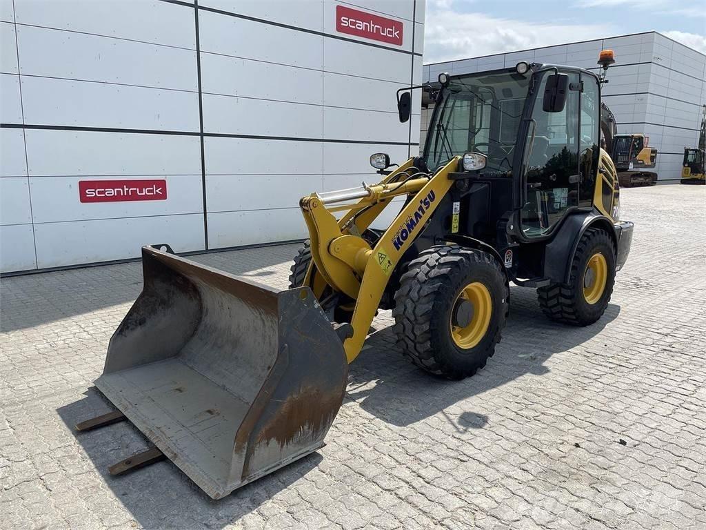 Komatsu WA70M-8EO Viacúčelové nakladače