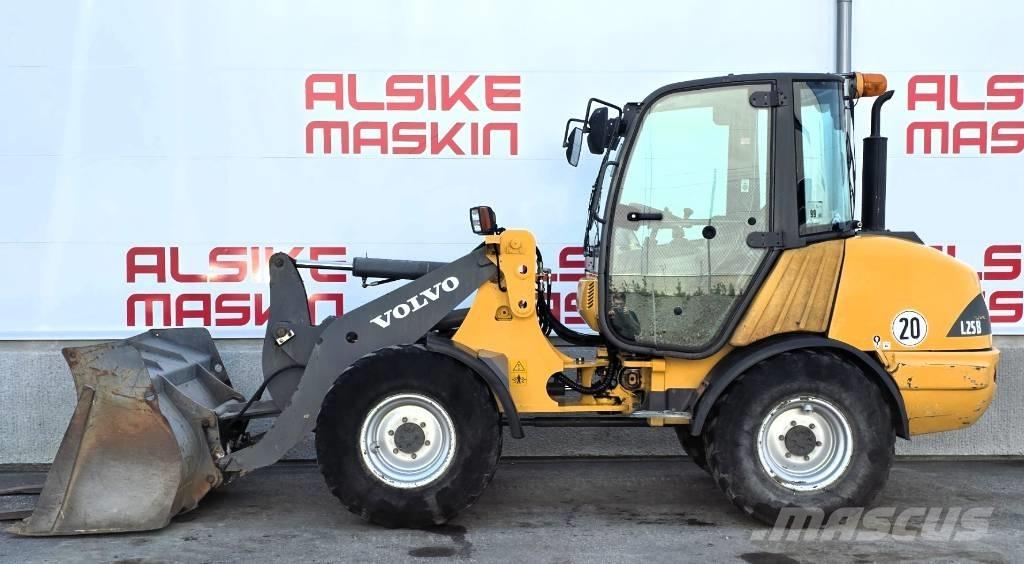 Volvo L 25 B Kolesové nakladače