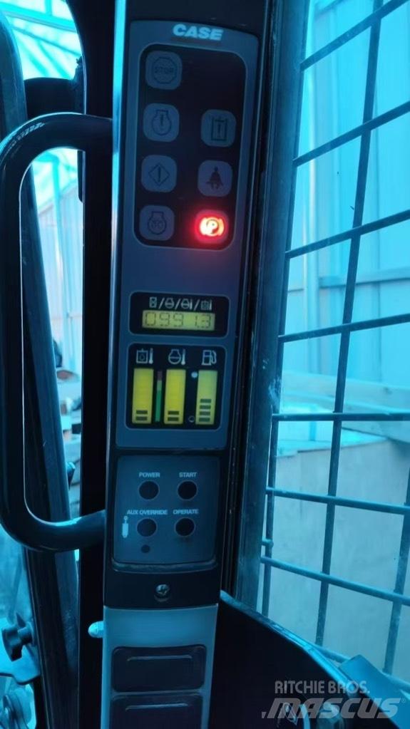 CASE SR 175 Šmykom riadené nakladače