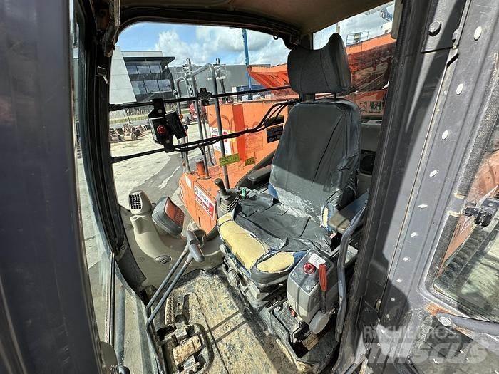 Hitachi EG70R Pásové sklápače