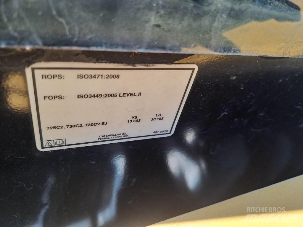 CAT 725C2 Kĺbové nákladné autá