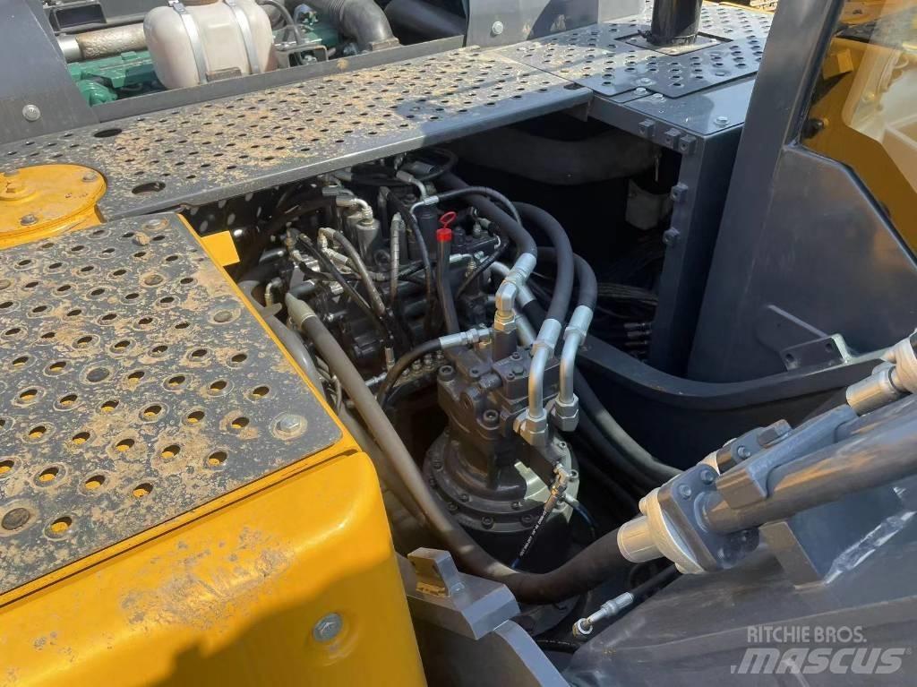 Volvo EC 220 Pásové rýpadlá