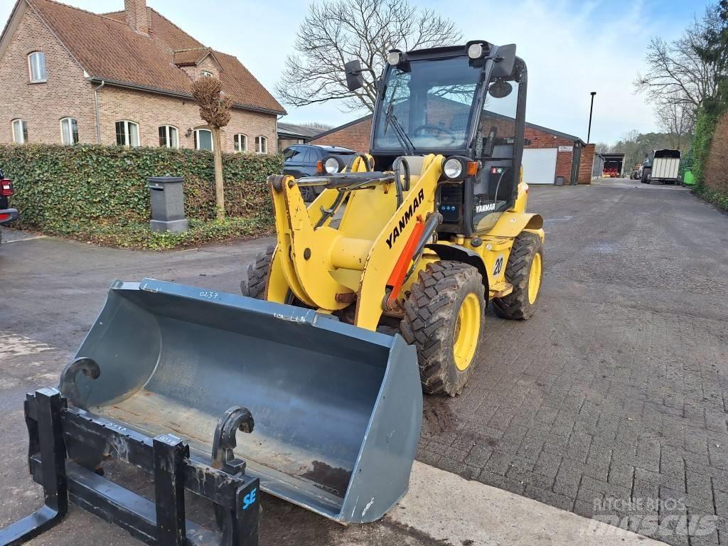 Yanmar V8 Viacúčelové nakladače