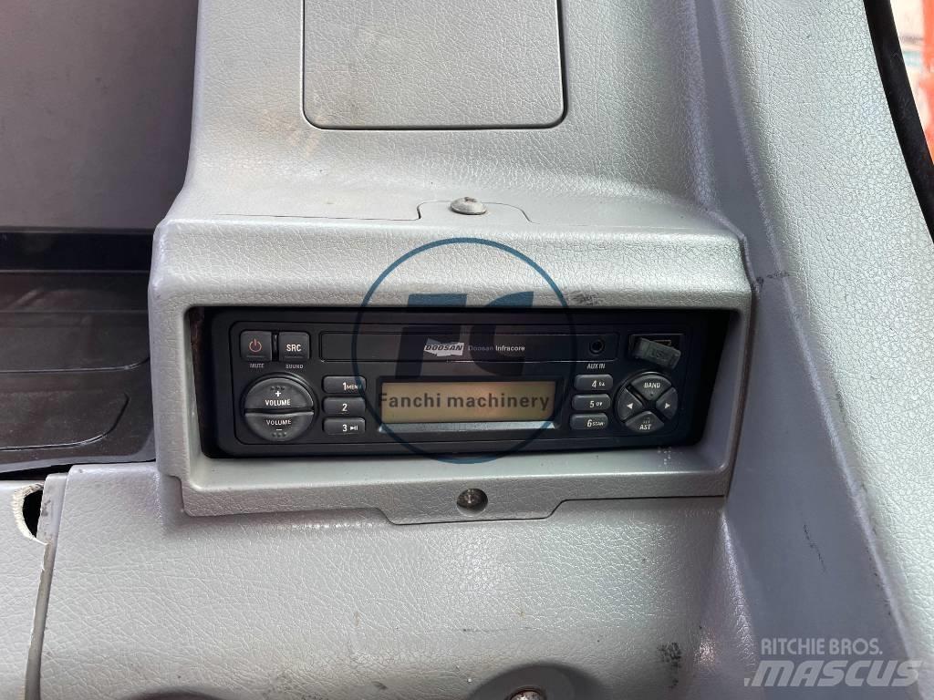 Doosan DX300 Pásové rýpadlá