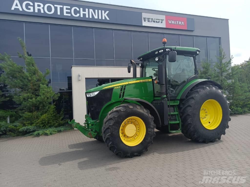 John Deere 7215 R Traktory