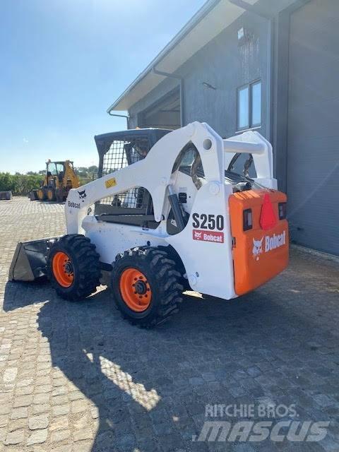 Bobcat S 250 Šmykom riadené nakladače