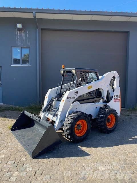 Bobcat S 250 Šmykom riadené nakladače