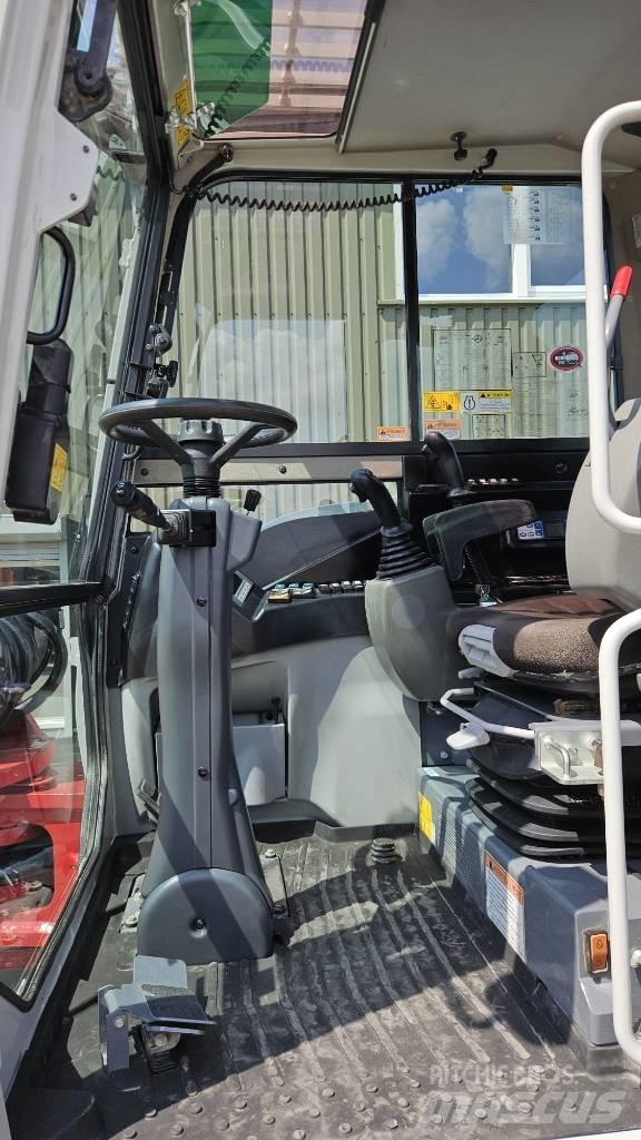 Takeuchi TB295W Kolesové rýpadlá