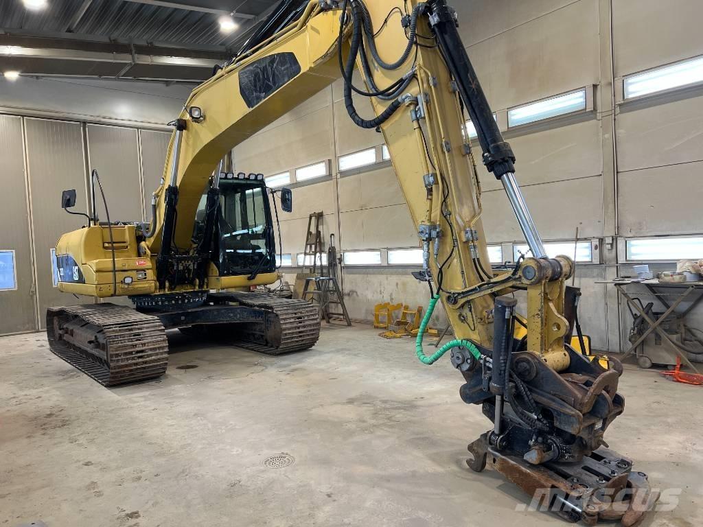 CAT 323 D L Pásové rýpadlá