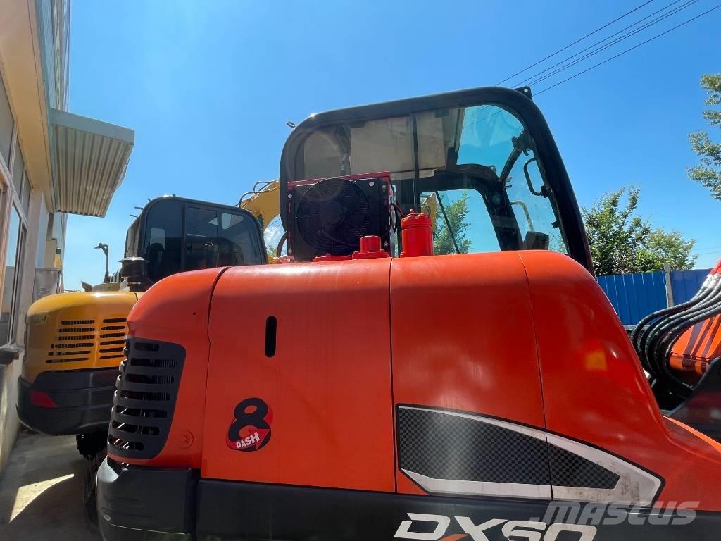 Doosan DX 60 Pásové rýpadlá