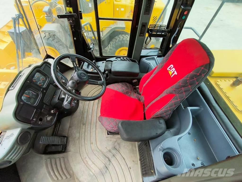 CAT 966 H Kolesové nakladače