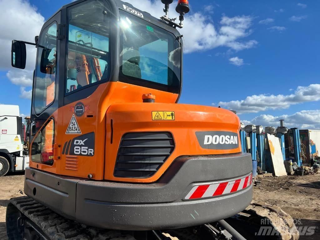 Doosan DX 85 R Midi rýpadlá 7 t - 12 t