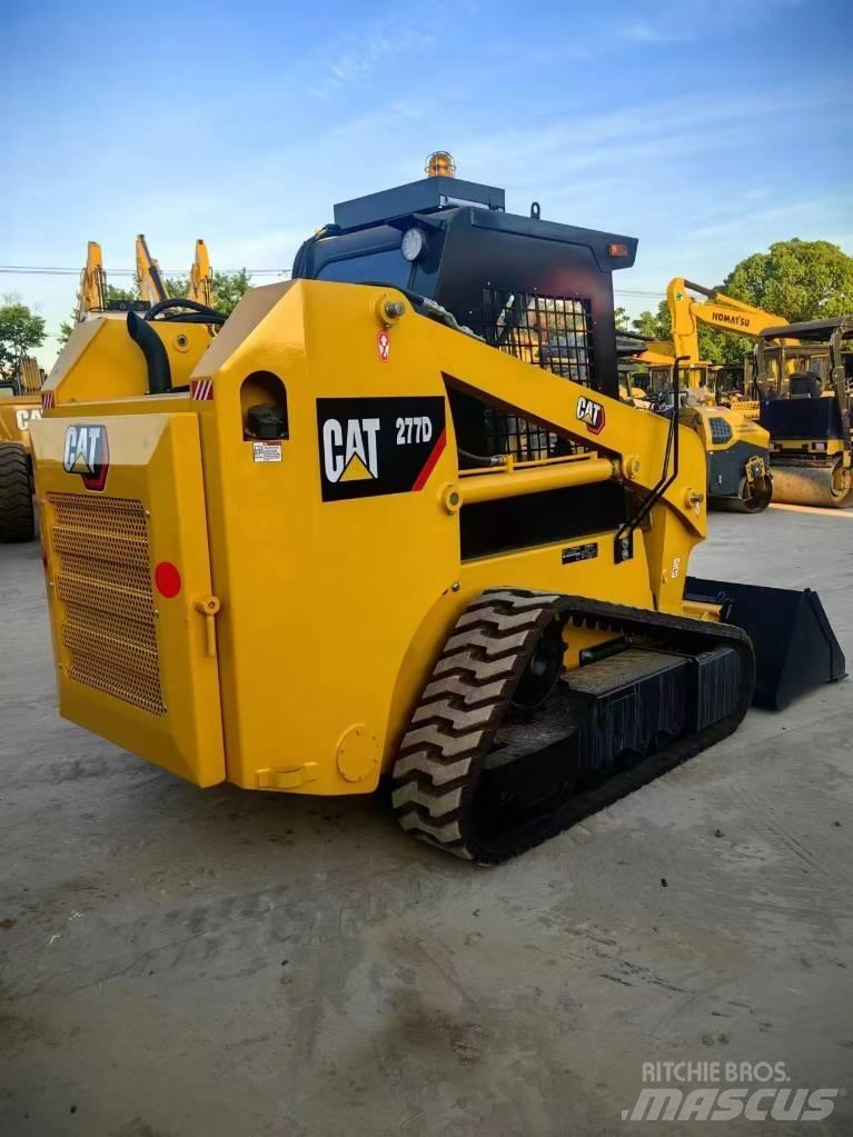 CAT 277 D Šmykom riadené nakladače