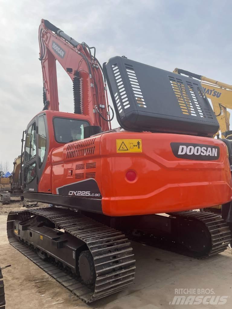 Doosan DX 225LC-9C Pásové rýpadlá