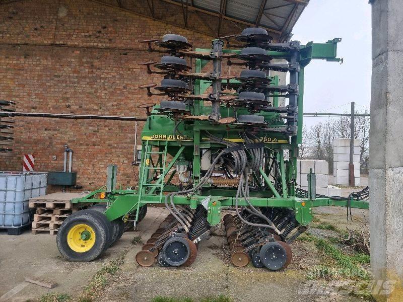 John Deere 750A Ďalšie poľnohospodárske stroje