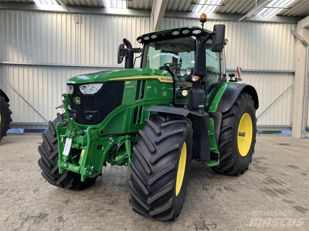John Deere 6R 250 Traktory