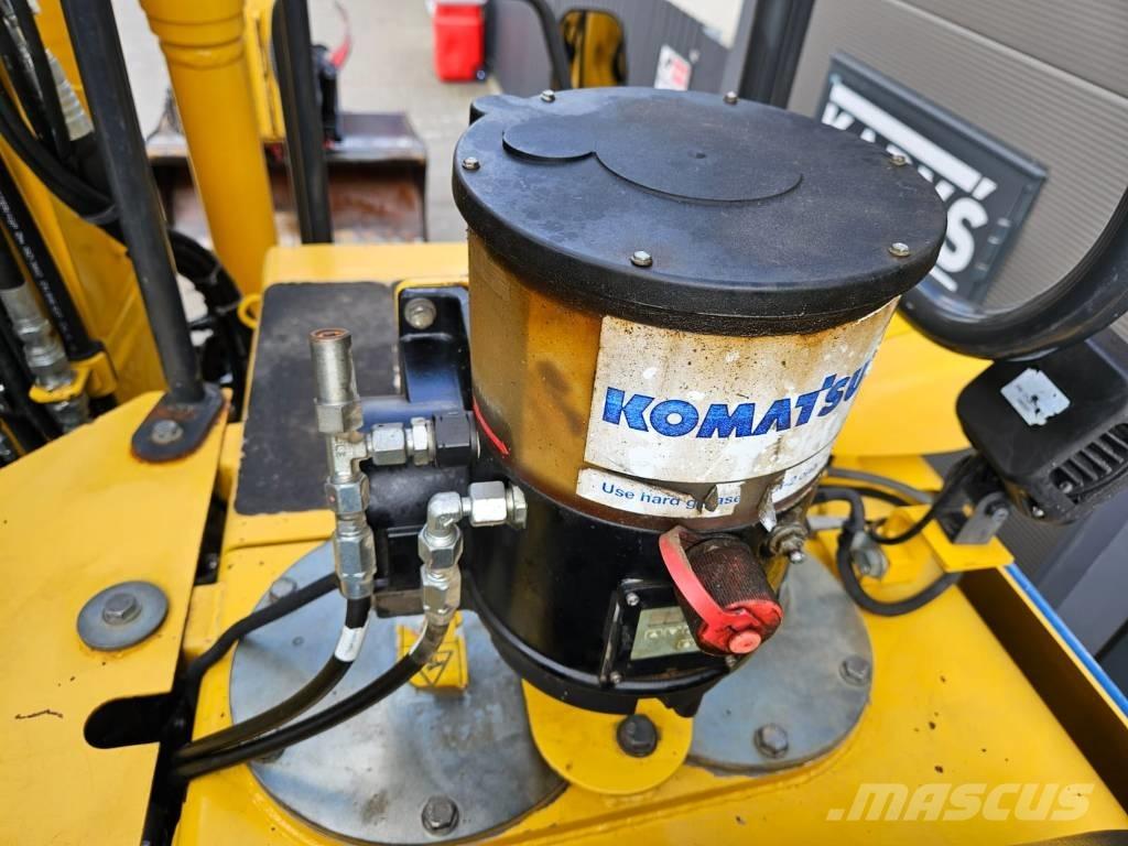 Komatsu PW 148-8 Kolesové rýpadlá