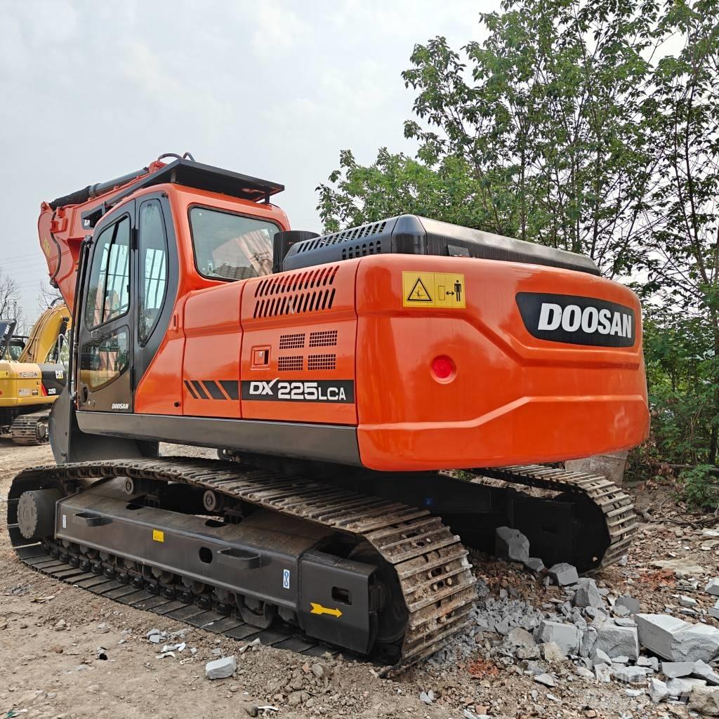 Doosan DX225-9C Pásové rýpadlá