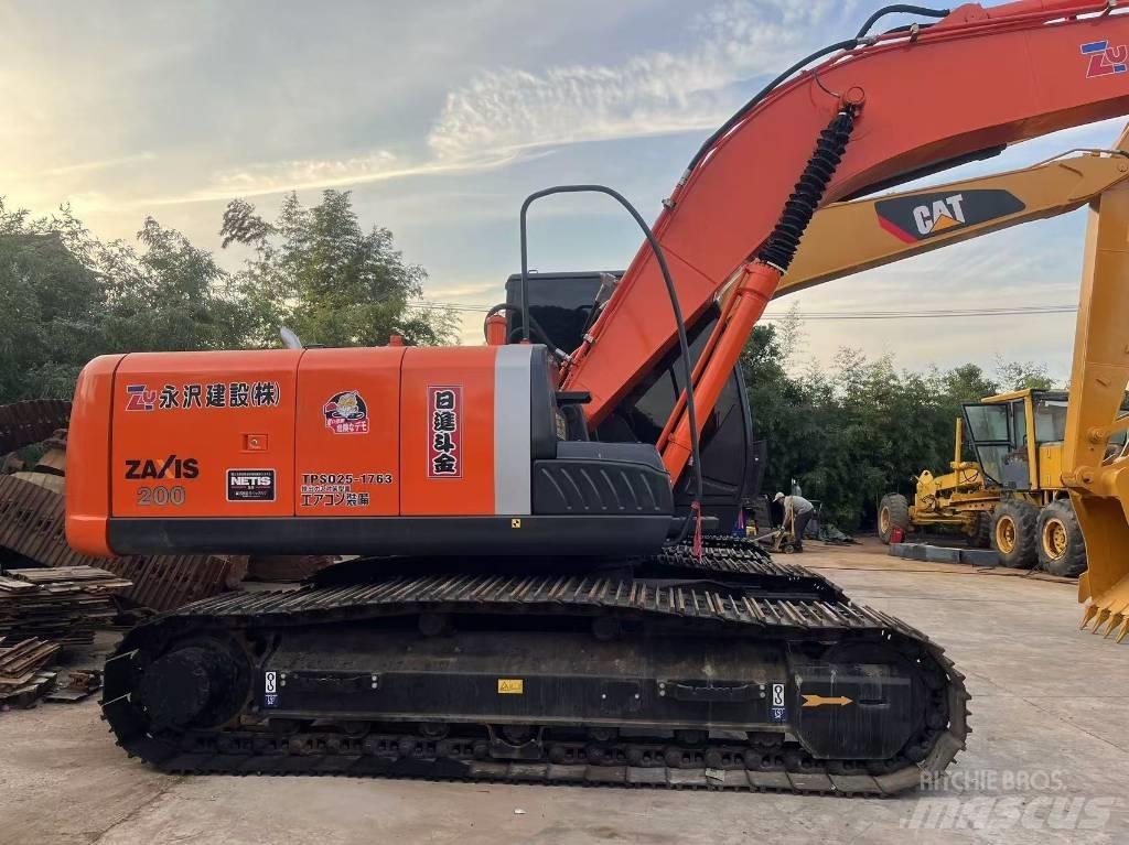 Hitachi ZX 200 Pásové rýpadlá