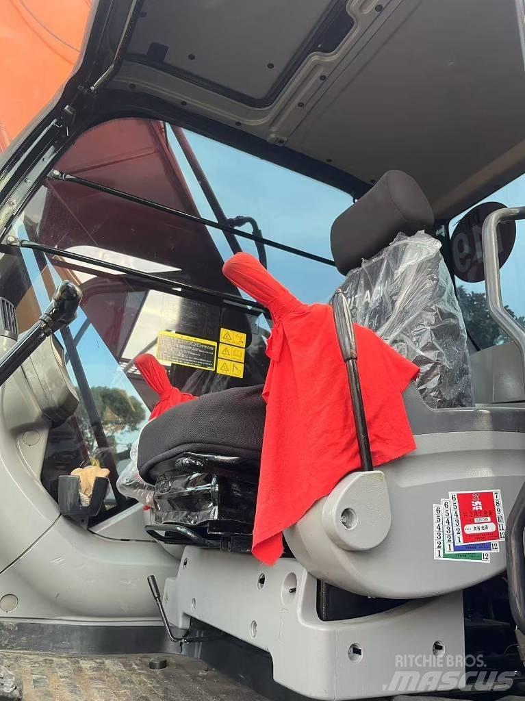 Hitachi ZX 200 Pásové rýpadlá