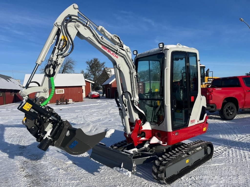Takeuchi TB225 Mini rýpadlá < 7t