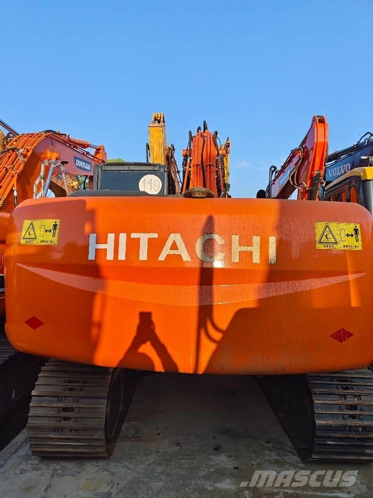 Hitachi ZX 210 Pásové rýpadlá