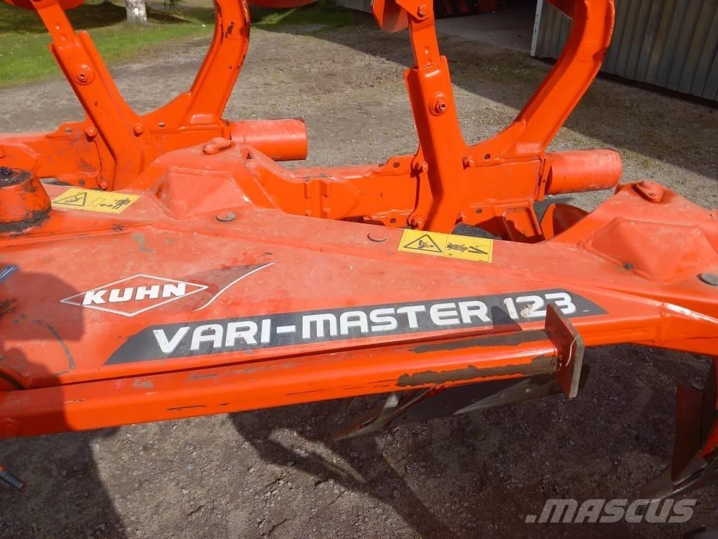 Kuhn Vari-Master 123 Dvojstranné pluhy
