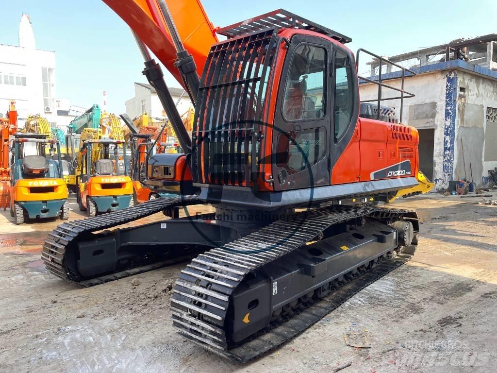 Doosan DX 300 Pásové rýpadlá
